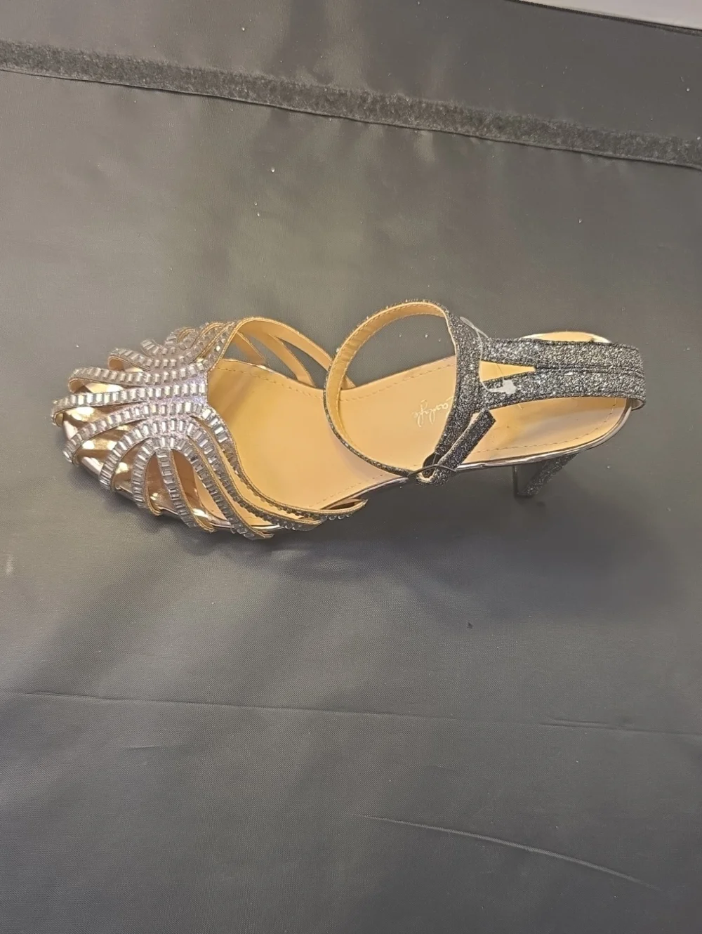 BRAND NEW JESSICA WOMEN's ANKLE-STRAP SANDAL with SILVER CRYSTAL STRAP